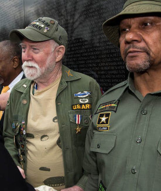 vietnam-veterans-wall-1800
